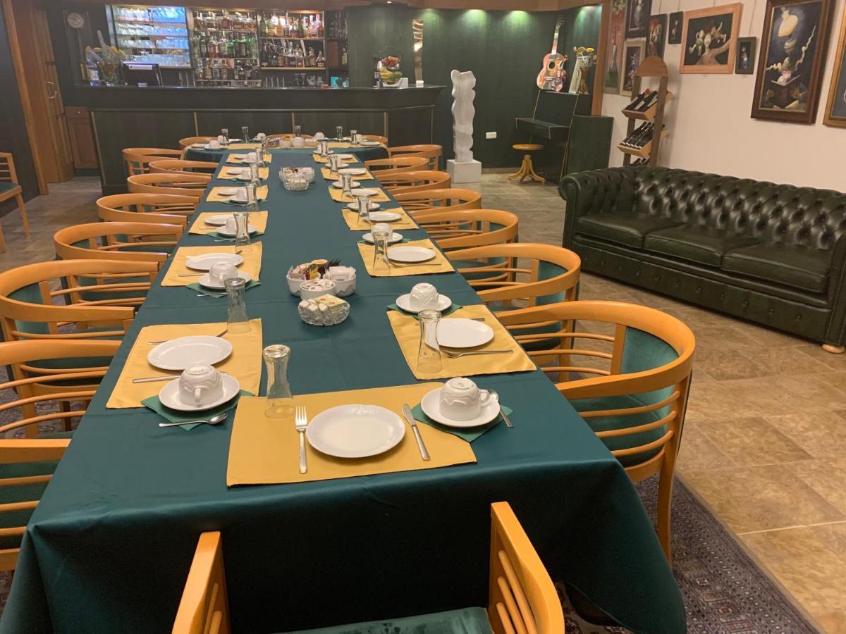 Antik Hotel Sofia Litomyšl المظهر الخارجي الصورة